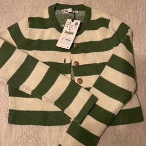 NWT cropped Zara sweater